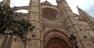 Palma: Old Town Walking Tour & Cathedral Skip-the-Line - Skip-the-Line at Palma Cathedral: What It Actually Means for Your Day