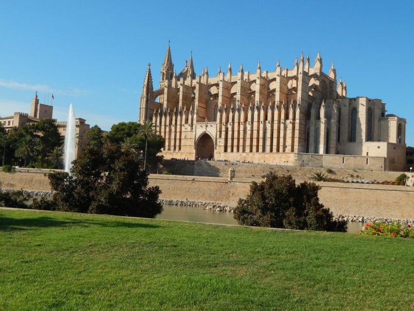 Palma: Old Town Walking Tour & Cathedral Skip-the-Line - The Courtyards, Santa Eulàlia, and Sant Francesc: The Old Town Pieces After the Cathedral