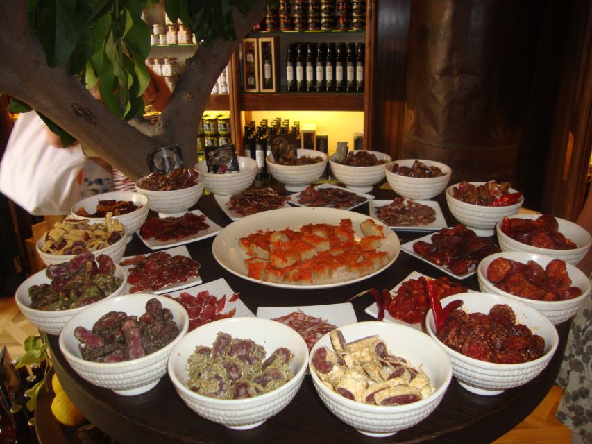Palma Tour with Wine and Tapas Tasting - Tapas sampling that actually matches the tastings