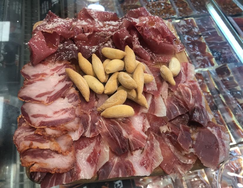 Palma: Walking Tour with Mediterranean Delicacies - Pacing, guide style, and what to expect during the walk