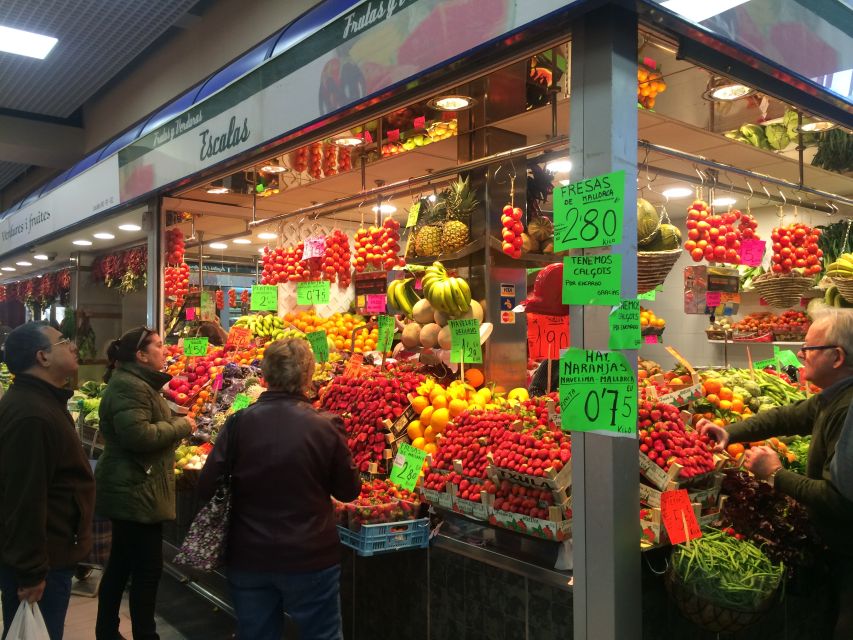 Palma: Walking Tour with Mediterranean Delicacies - Into the old city maze and the romance of Paseo del Borne