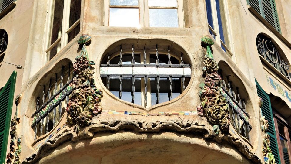 Palmas sightseeing highlights in a private and exclusive way - Street-level Palma: craftsmanship, souvenirs, and local life