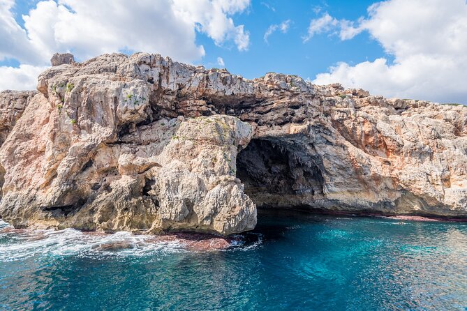 Paradise 4h Catamaran Tour of Mallorca and Puerto Andratx - Crowd Level Reality: When It Feels Like a Cruise and When It Feels Like Transit