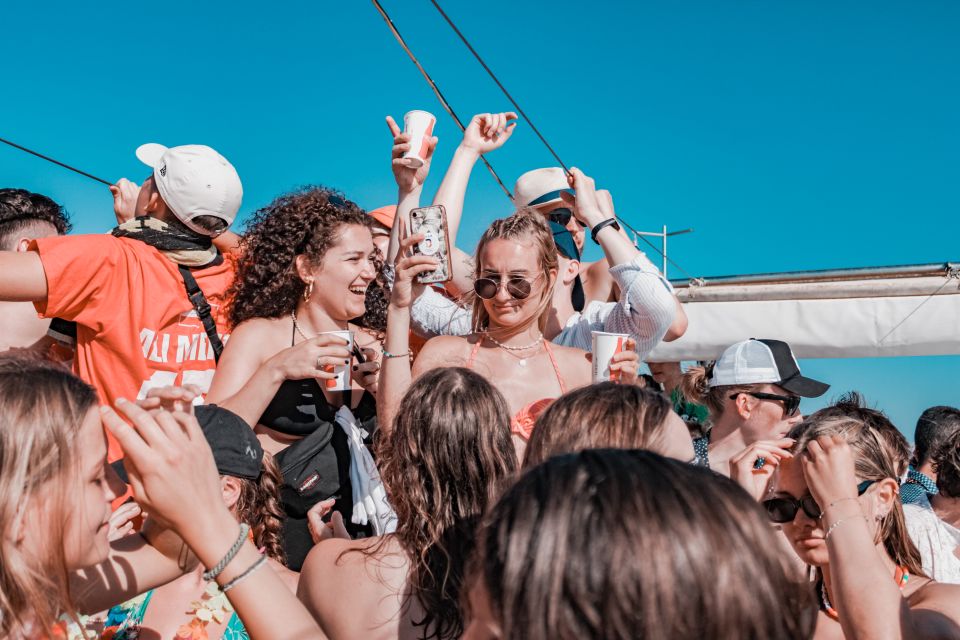 Playa de Palma: Boat Party with DJ, Buffet and Entertainment - A Mallorca party boat built for sun, music, and paella