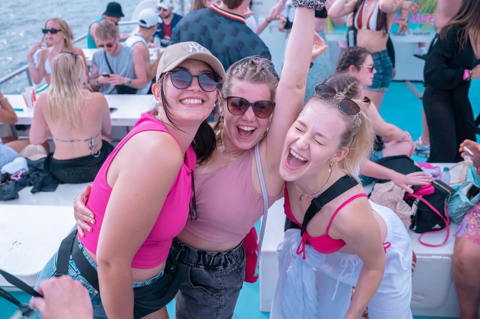 Playa de Palma: Boat Party with DJ, Buffet and Entertainment - Live DJ set and onboard entertainment: what’s included and what to watch for