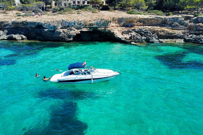 Private boat tour with snorkeling - First Look: the Pájaro Boat and the Private-Group Feel