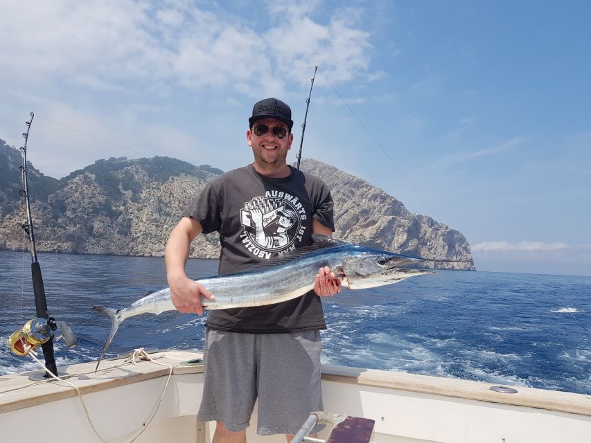Private Fishing Charter Mallorca - Snorkeling gear included: your calm-plan option on a fishing day