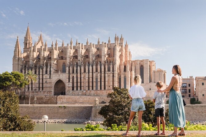 Private Mallorca Photoshoot - Palma & North Beaches options - Why a private Mallorca photoshoot beats a crowded camera moment