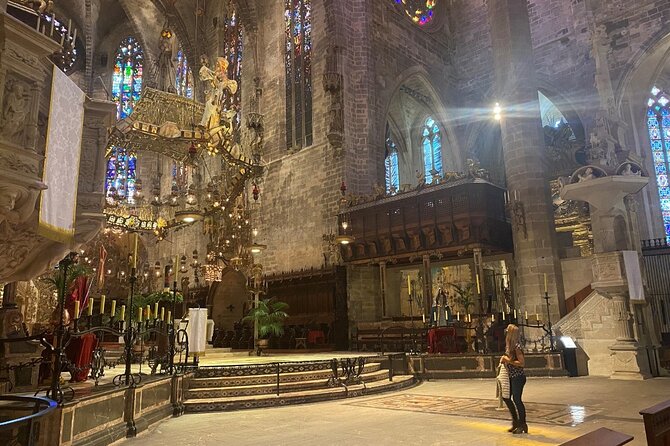 Private Tour: Palma de Mallorca Old Town, Palma Cathedral and Cruise - Palma de Mallorca as a walk-and-cruise story