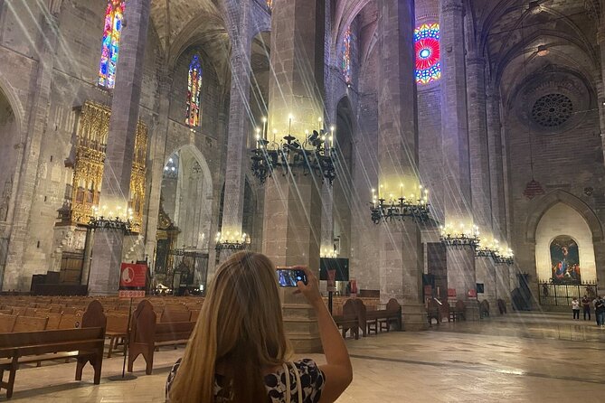 Private Tour: Palma de Mallorca Old Town, Palma Cathedral and Cruise - “New angles” by the water: the 1-hour Bay of Palma cruise