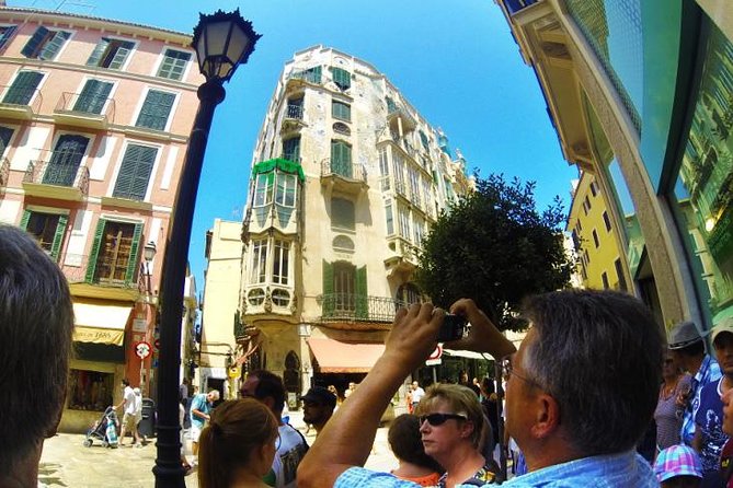 Private Tour: Palma de Mallorca Old Town, Palma Cathedral and Cruise - Guides make or break this kind of day