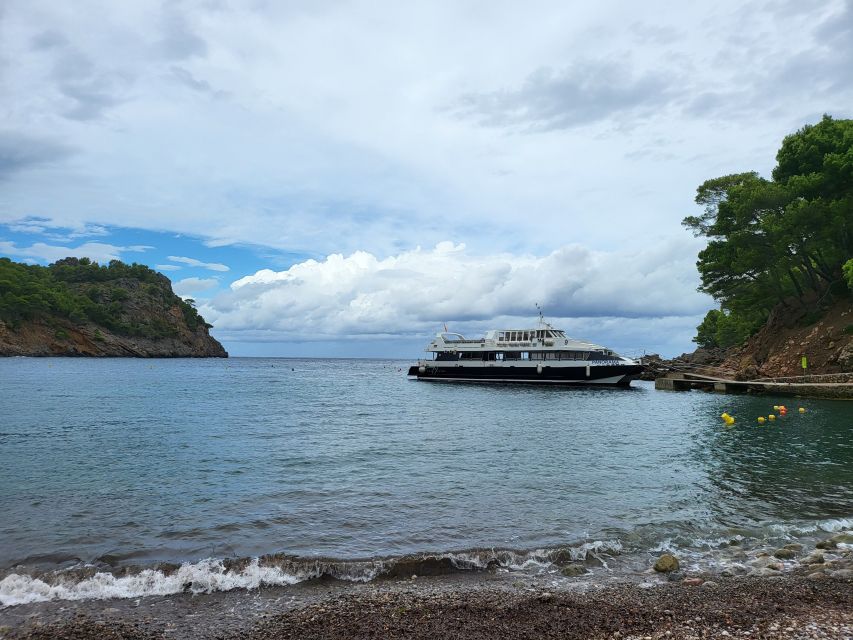 Puerto de Sóller: Cala Tuent Return Boat Trip - Arrival at Cala Tuent: what 5 hours on the beach really means