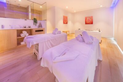 Romantic couple massage + SPA entry and private jacuzzi with cava - The Spa Circuit: Indoor Pool, Hydromassage Options, Sauna, and Steam