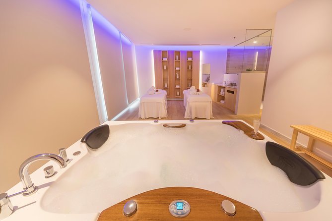 Romantic couple massage + SPA entry and private jacuzzi with cava - Who This Couples Massage + Spa Session Is Best For