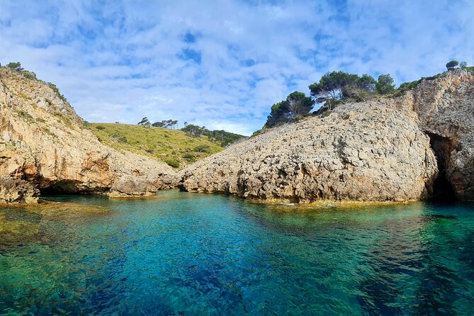 Safari Alcudia Jack Sparrow cave tour 90MIN - Safety, Rules, and the Instructor Experience on the Water