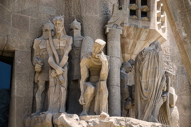 Self-Guided Audio Tour - The Kingdom of Mallorca - The “statue” and “museum” focus points: how to handle the vague bits