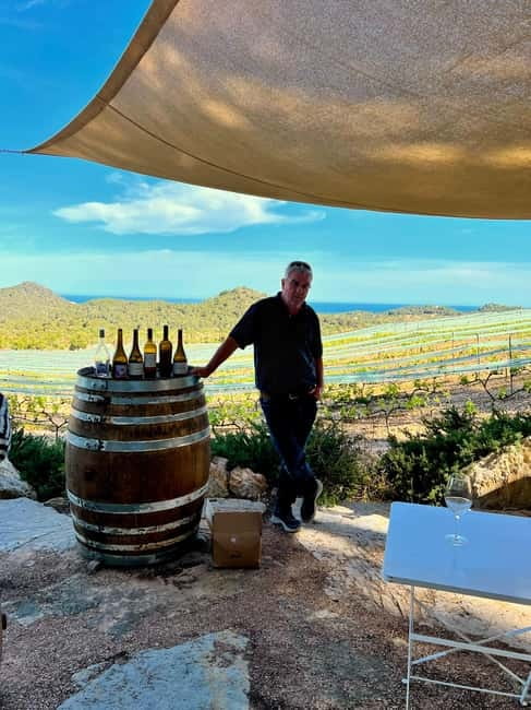 Small group- Exclusive Olive Oil & Wine Tour Mallorca - The Tapas Part: Why the Pairing Is Part of the Value