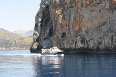 Sóller: Boat Trip to Sa Calobra and Torrent de Pareis - Port of Sóller check-in: Barcos Azules is your starting line