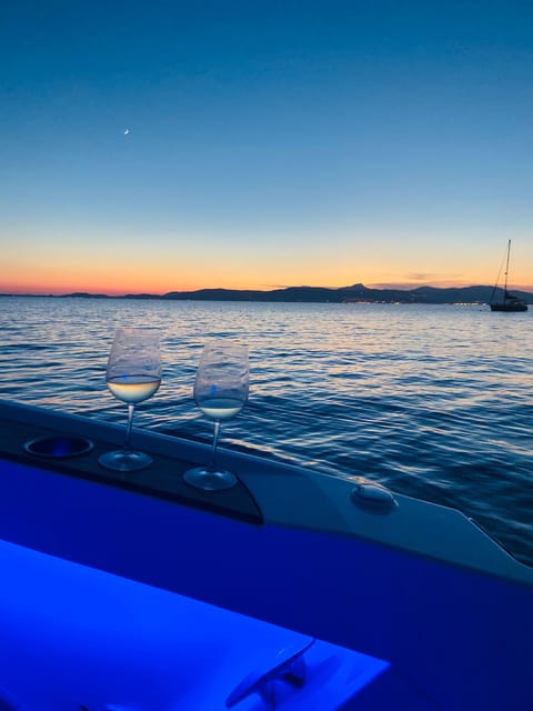 Sunset Private Boat Trip to Marine Reserve Mallorca - Why a private sunset boat in Palma Bay feels different
