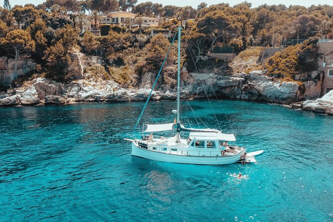 Traditional Mallorquin Llaut Cruise with Tapas and Drinks - Key things you’ll notice right away
