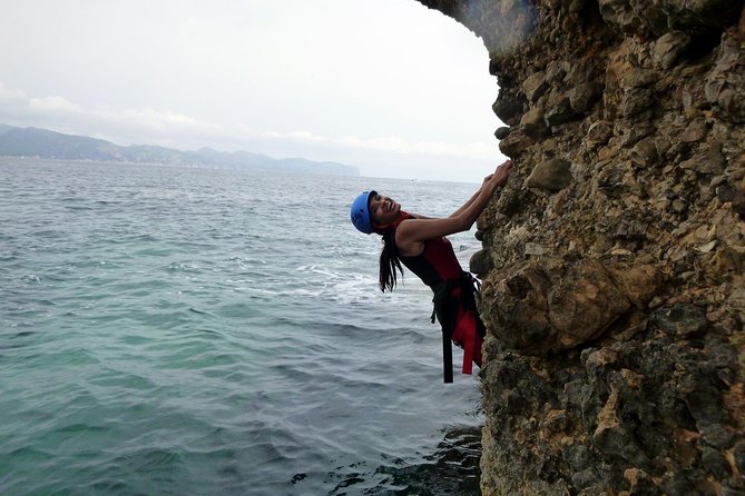 Try adventure, try coasteering - North coast - From easy hike to action at the coast